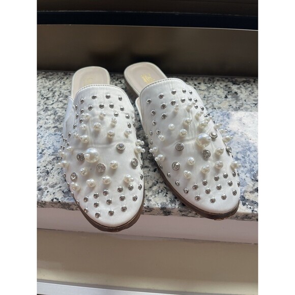 Catherine Malandrino Pearl And Rhinestone Loafers White Women’s Size 6.5 - Picture 1 of 6